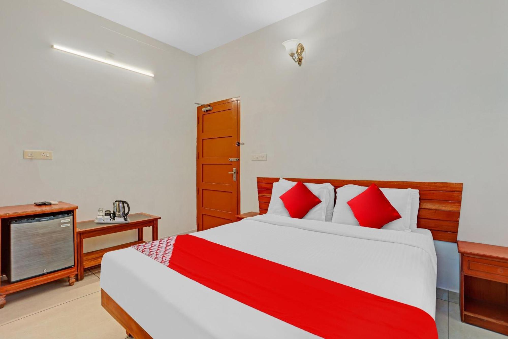 Flagship Hotel Adara Residency Thiruvananthapuram Exterior foto